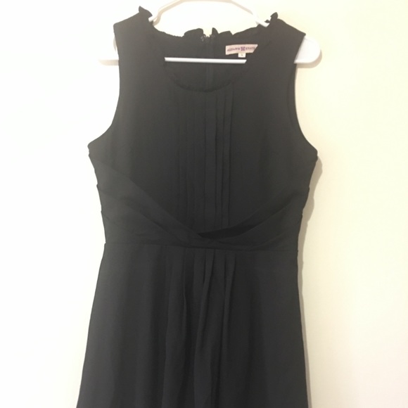 [2 items] Navy Tune Dress & Classic Black Dress - Picture 7 of 8